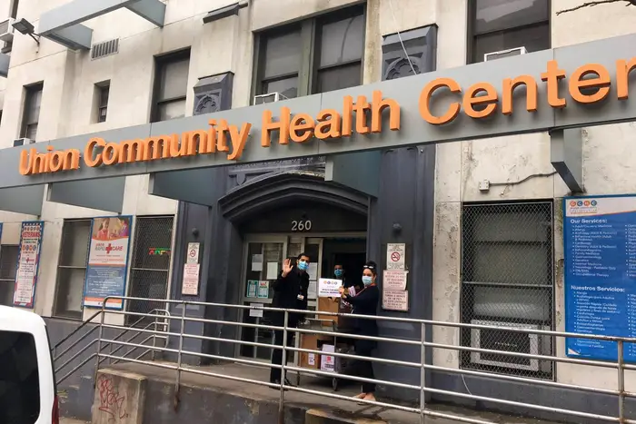UCHC health center in the Bronx receives a food donation.